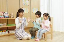 最大100万円の学費が免除の特待生制度や、入学金10万円のみで入学ができる三幸学園学園独自サポート！